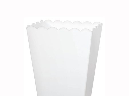 White Medium Plastic Scalloped Containers Hot on Sale